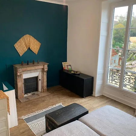 T2 Voltaire Apartment *